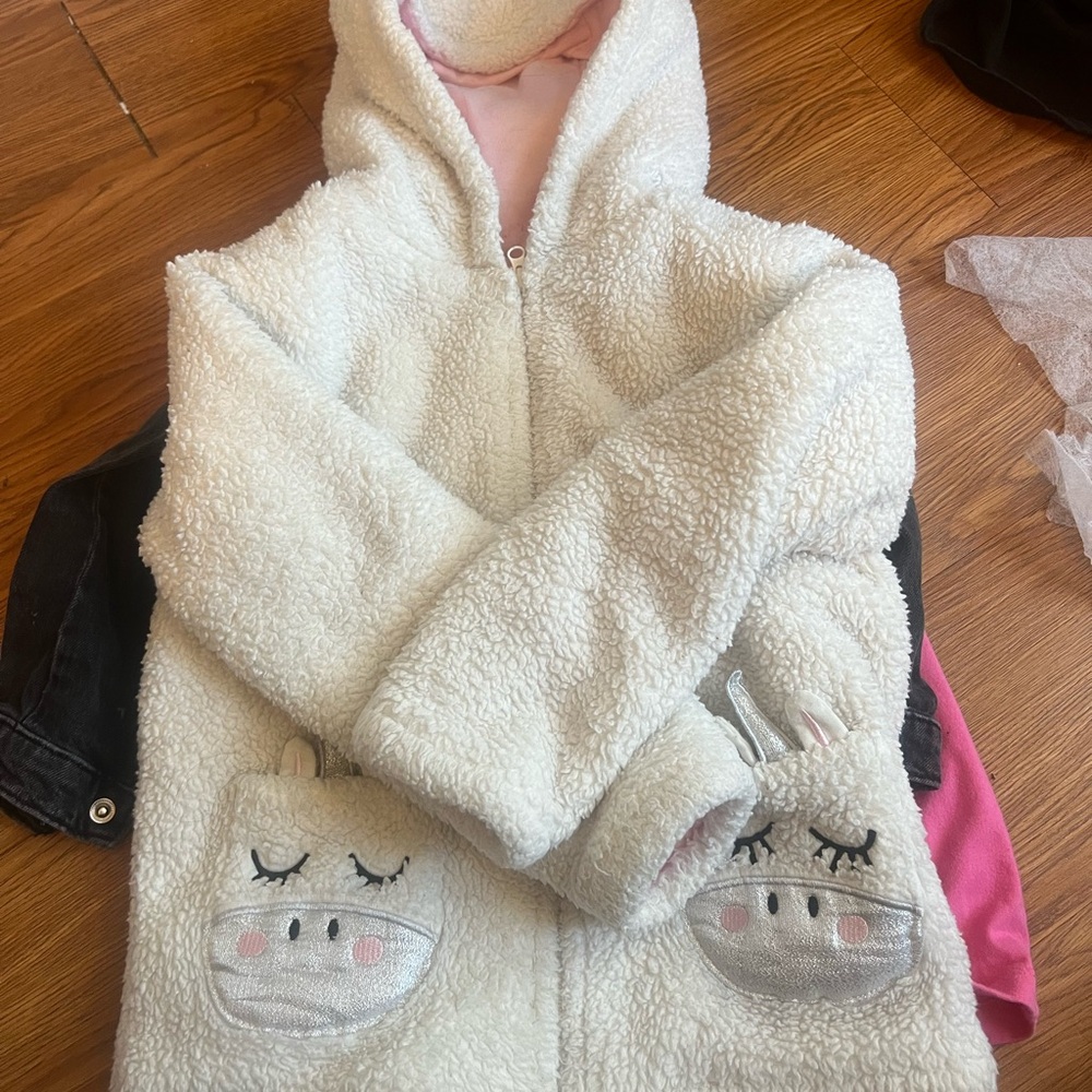 Miscellaneous clothes ranging from 4t to 6